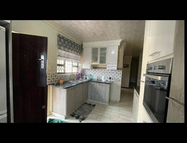 3 BEDROOM HOUSE FOR SALE IN KAGISO